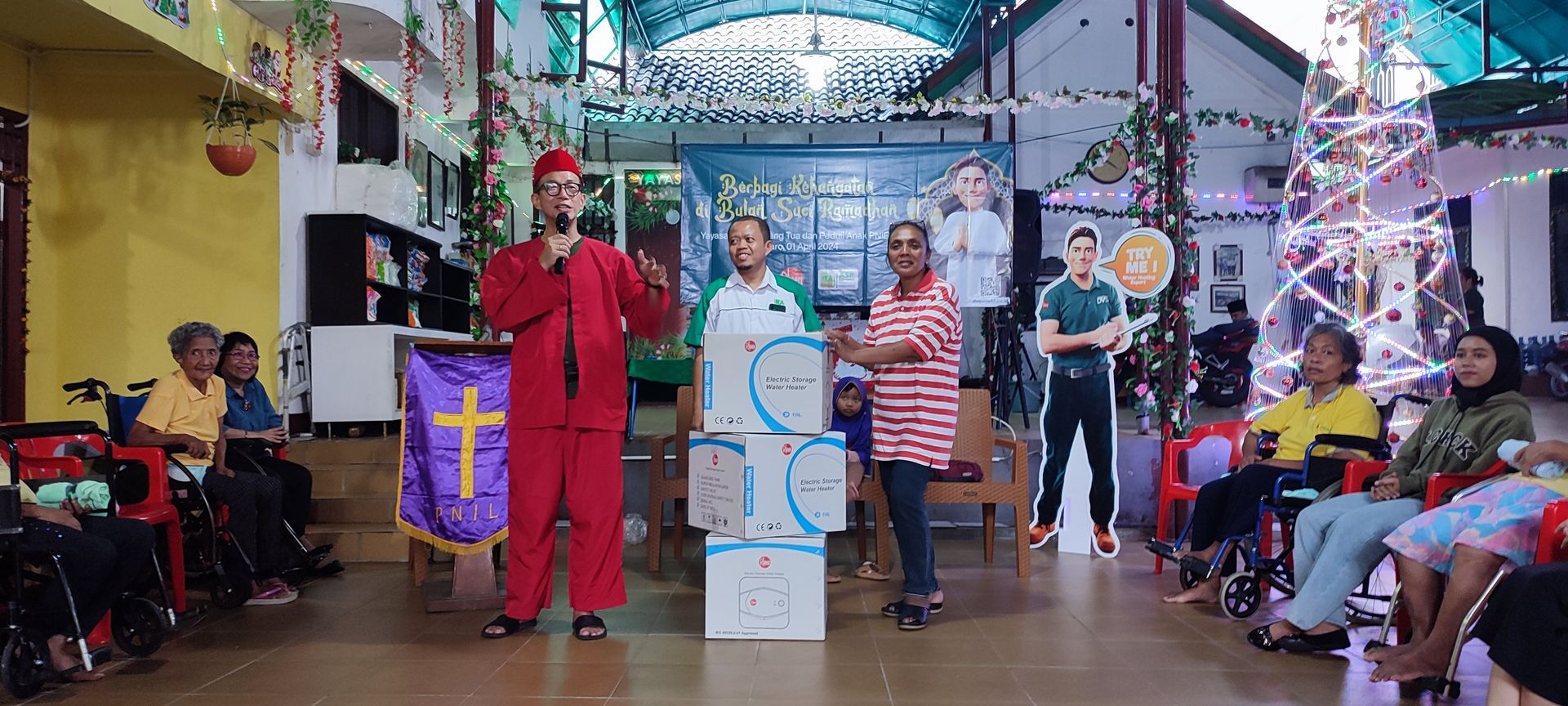 DVS Cabang Jakarta memberikan donasi water heater di panti asuhan PNIEL Bintaro